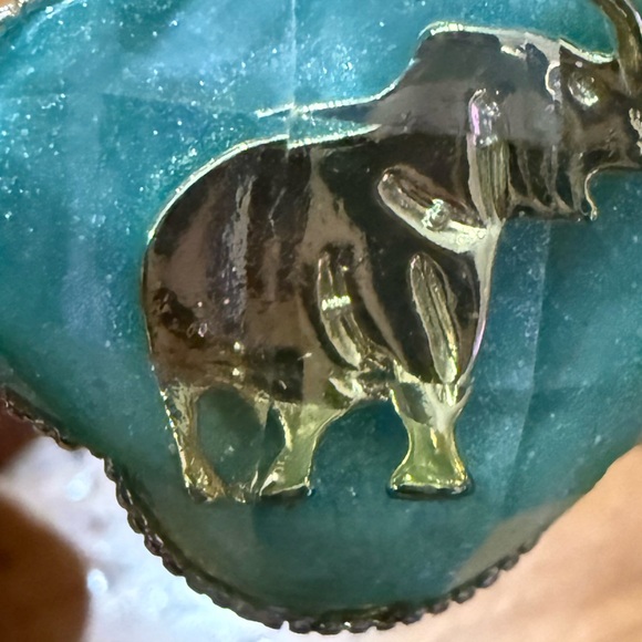 Elephant Bangle Bracelet Turquoise and Goldtone - Picture 6 of 7